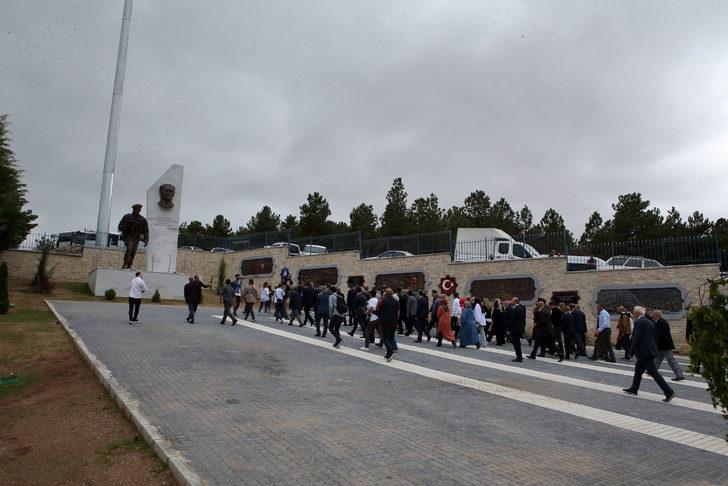 Yenilenen Çorum Şehitliği törenle ziyarete açıldı G2