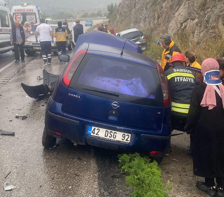 Samsun'da 4 aracın karıştığı trafik kazasında 7 kişi yaralandı G3