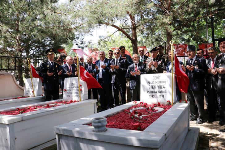 Doğu Anadolu'da 15 Temmuz şehitleri mezarları başında anıldı G4