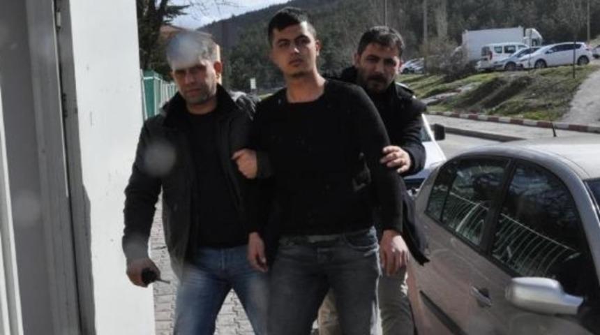 Sevgilisini sokak ortasında pompalı t&uuml;fekle &ouml;ld&uuml;rd&uuml;