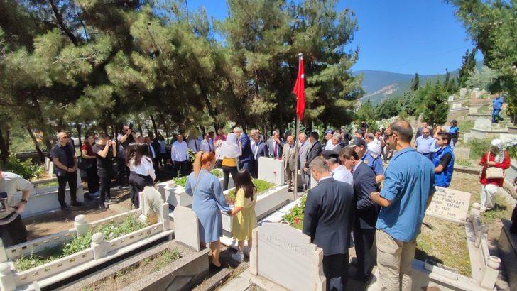 15 Temmuz şehidi Metin Arslan Karabük'teki mezarı başında anıldı G3