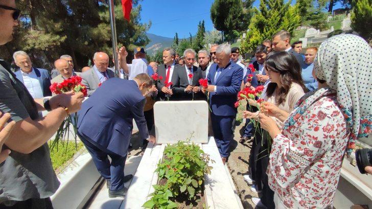 15 Temmuz şehidi Metin Arslan Karabük'teki mezarı başında anıldı G4