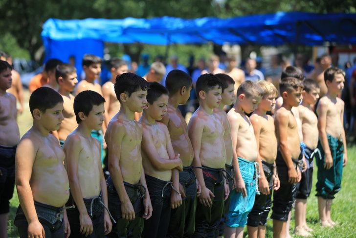 Pehlivanlar er meydanına 15 Temmuz şehitlerine dua ederek çıktı G2