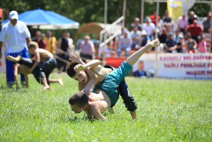Pehlivanlar er meydanına 15 Temmuz şehitlerine dua ederek çıktı G4