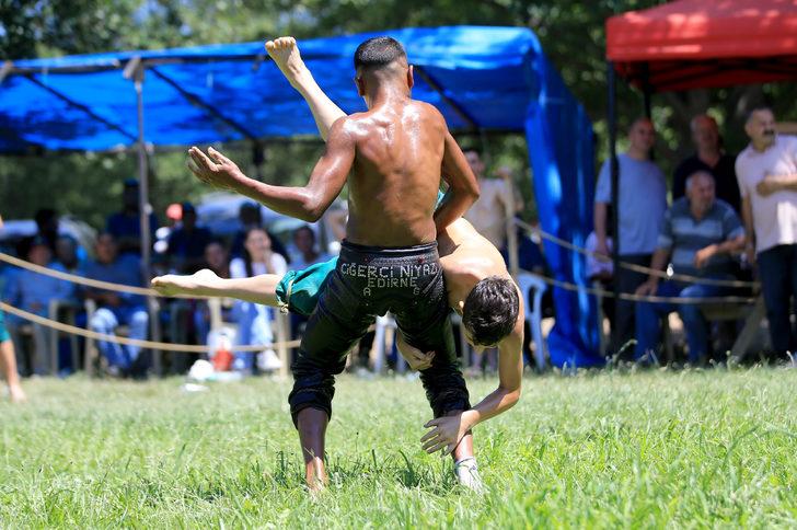 Pehlivanlar er meydanına 15 Temmuz şehitlerine dua ederek çıktı G5
