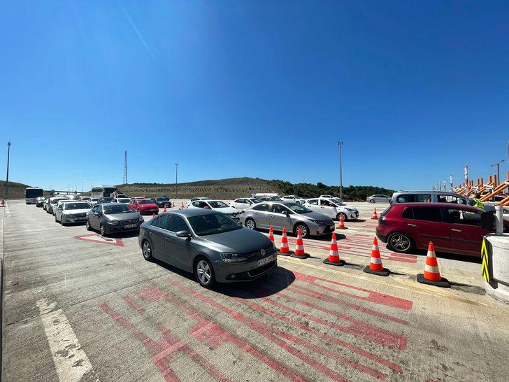 İstanbul-İzmir Otoyolu'nda tatilcilerin dönüş yolculuğu sürüyor G4