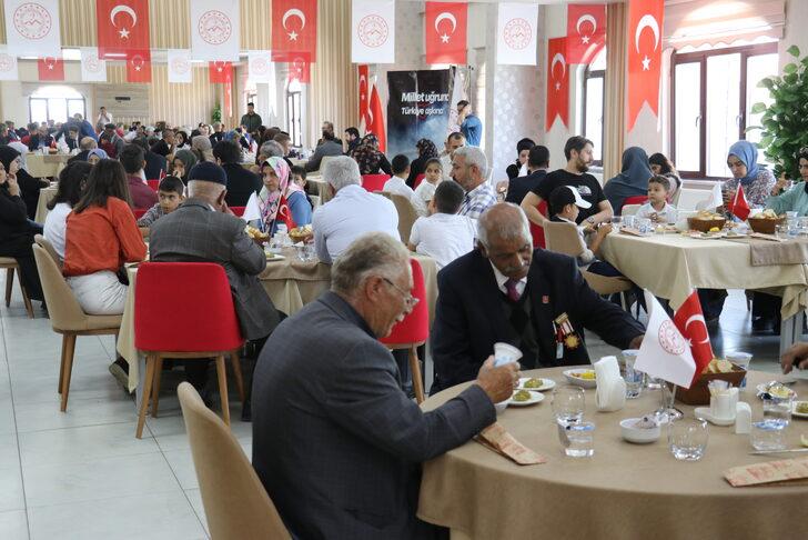 Ağrı Valisi Osman Varol şehit aileleri ve gazilerle bir araya geldi: G4