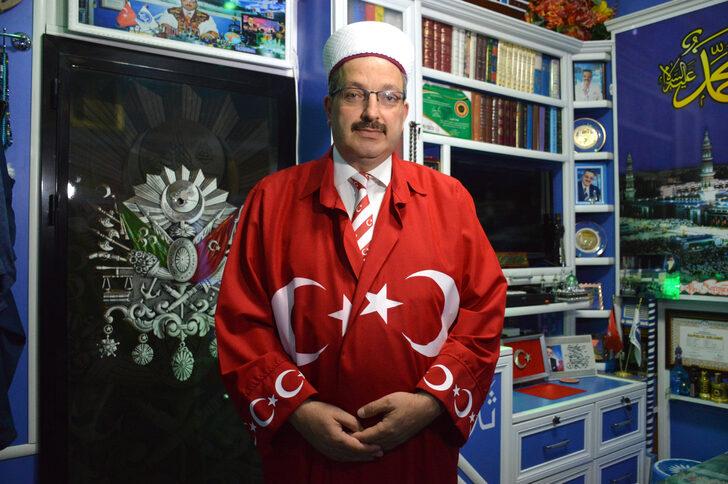 Sakarya'da bir imam cuma hutbesini ay-yıldızlı cübbe ve sarıkla okudu G1