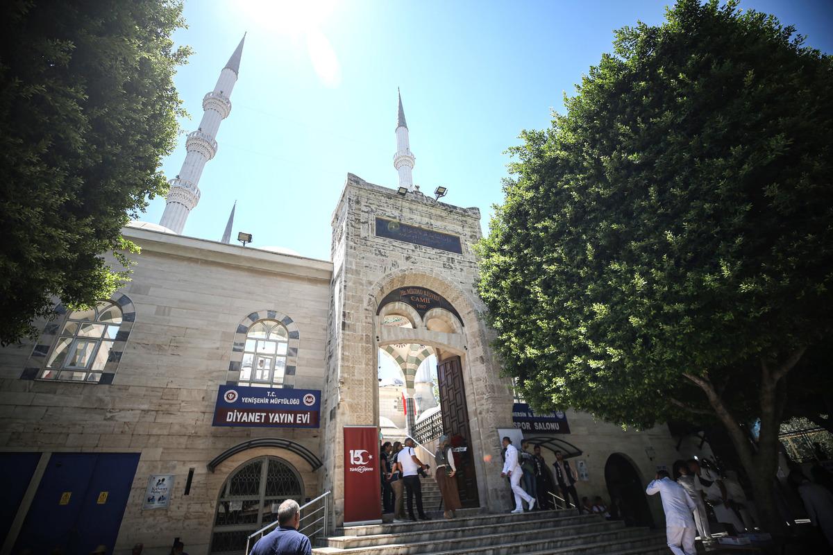 Mersin, Osmaniye ve Hatay'da 15 Temmuz şehitleri i&ccedil;in Kur'an-ı Kerim okundu