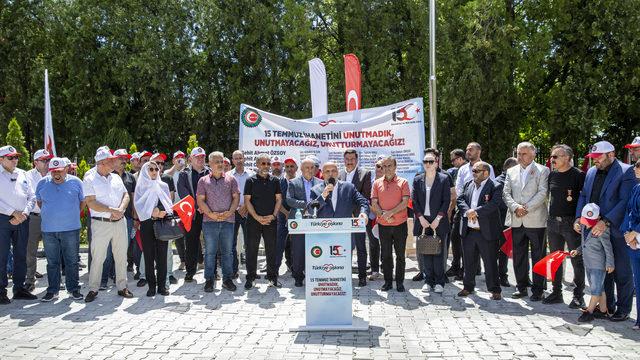 HAK-İŞ'ten 15 Temmuz Demokrasi Şehitliği'nde anma programı