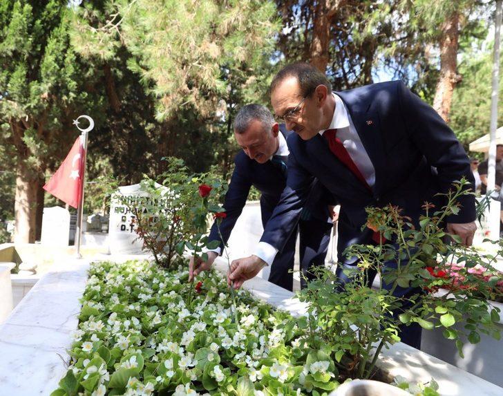 Kocaeli'de şehit kabirleri ziyaret edilerek mevlit okutuldu G3