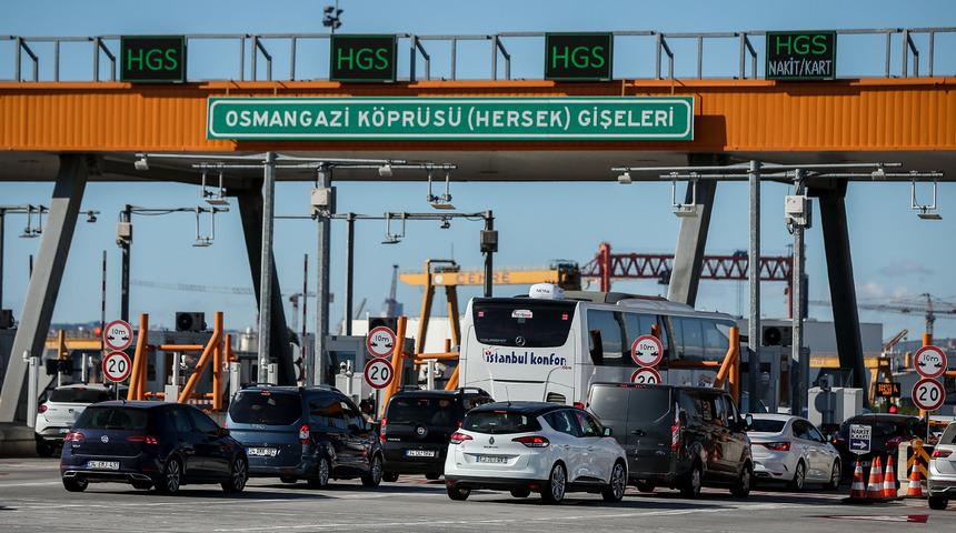 Tatilcilerin dönüşü Osmangazi Köprüsü'nde yoğunluğa neden oldu