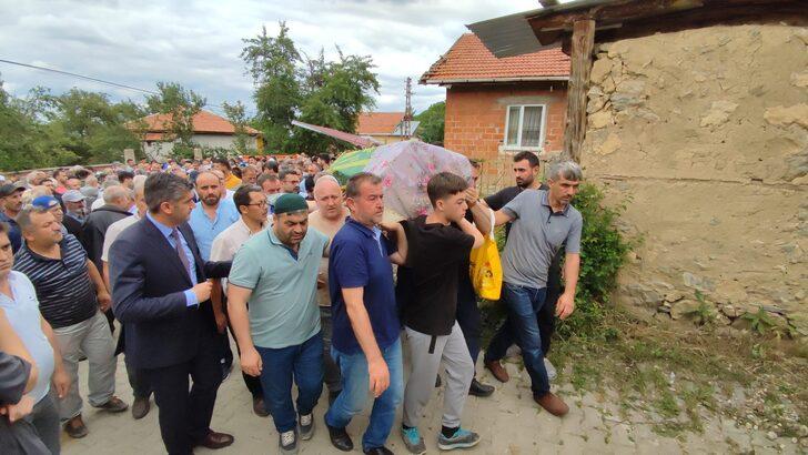 GÜNCELLEME - Karabük'te devrilen traktörün altında kalarak ölen 2 kişi toprağa verildi G4