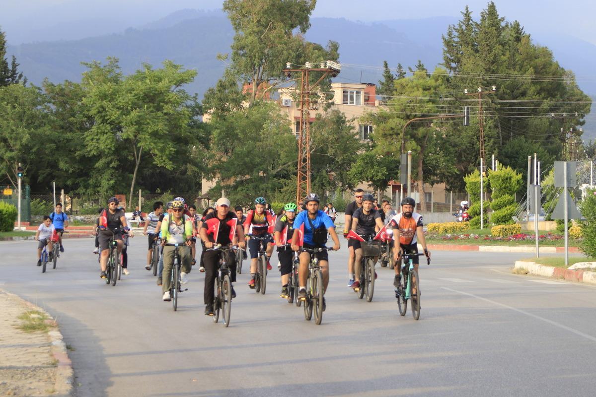 Hatay'da 15 Temmuz kapsamında bisiklet turu d&uuml;zenlendi