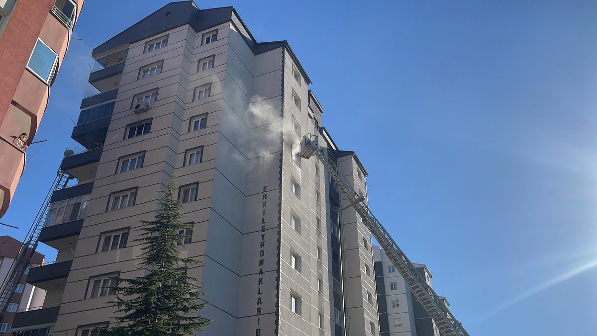 Kayseri'de binada &ccedil;ıkan yangında 5 kişi dumandan etkilendi