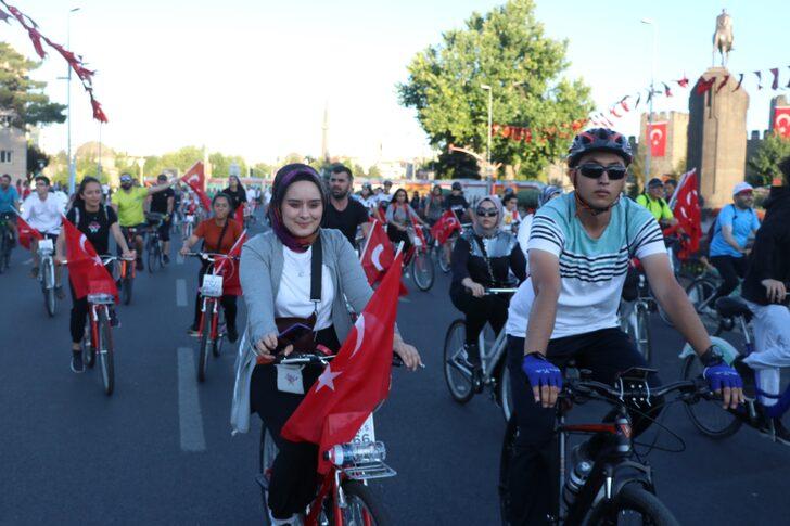 Kayseri'de 15 Temmuz Demokrasi ve Milli Birlik Günü dolayısıyla yürüyüş düzenlendi G2