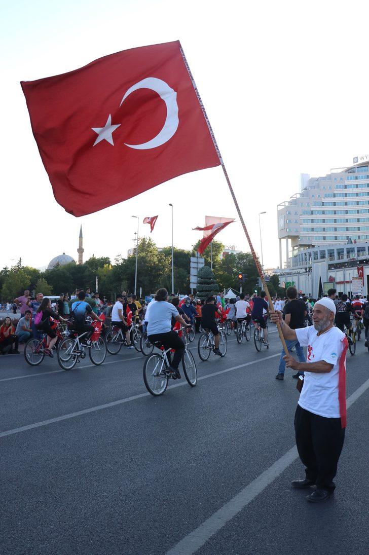 Kayseri'de 15 Temmuz Demokrasi ve Milli Birlik Günü dolayısıyla yürüyüş düzenlendi G4