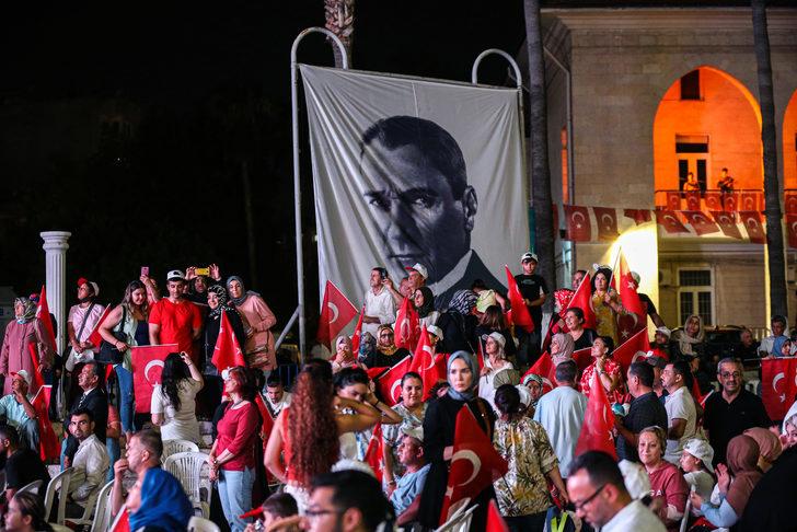 Adana ve çevre illerde 15 Temmuz Demokrasi ve Milli Birlik Günü dolayısıyla etkinlikler yapıldı G1