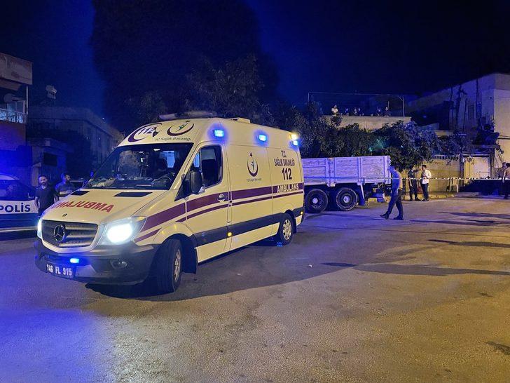 Kahramanmaraş'ta pazarcıların yer kavgasında 3 kişi silahla yaralandı G2