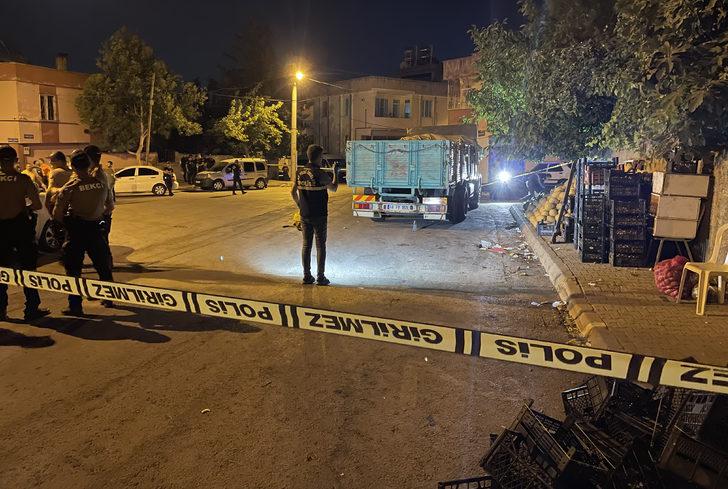 Kahramanmaraş'ta pazarcıların yer kavgasında 3 kişi silahla yaralandı G5