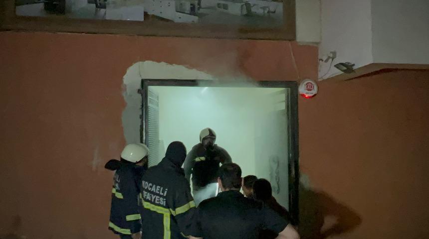 Kocaeli'de marangoz atölyesinde çıkan yangın söndürüldü