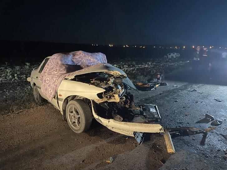 Aksaray'da kamyonet ile çarpışan otomobilin sürücüsü öldü, 6 kişi yaralandı G4