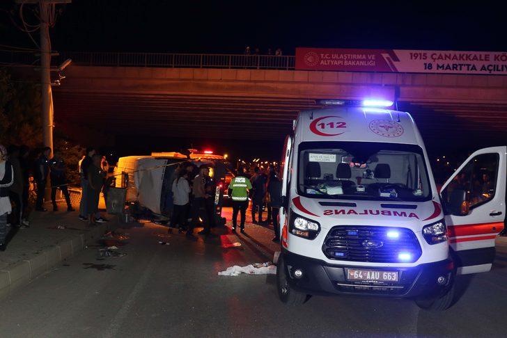 GÜNCELLEME - Uşak'ta minibüs devrildi, 1 kişi öldü, 14 kişi yaralandı G4