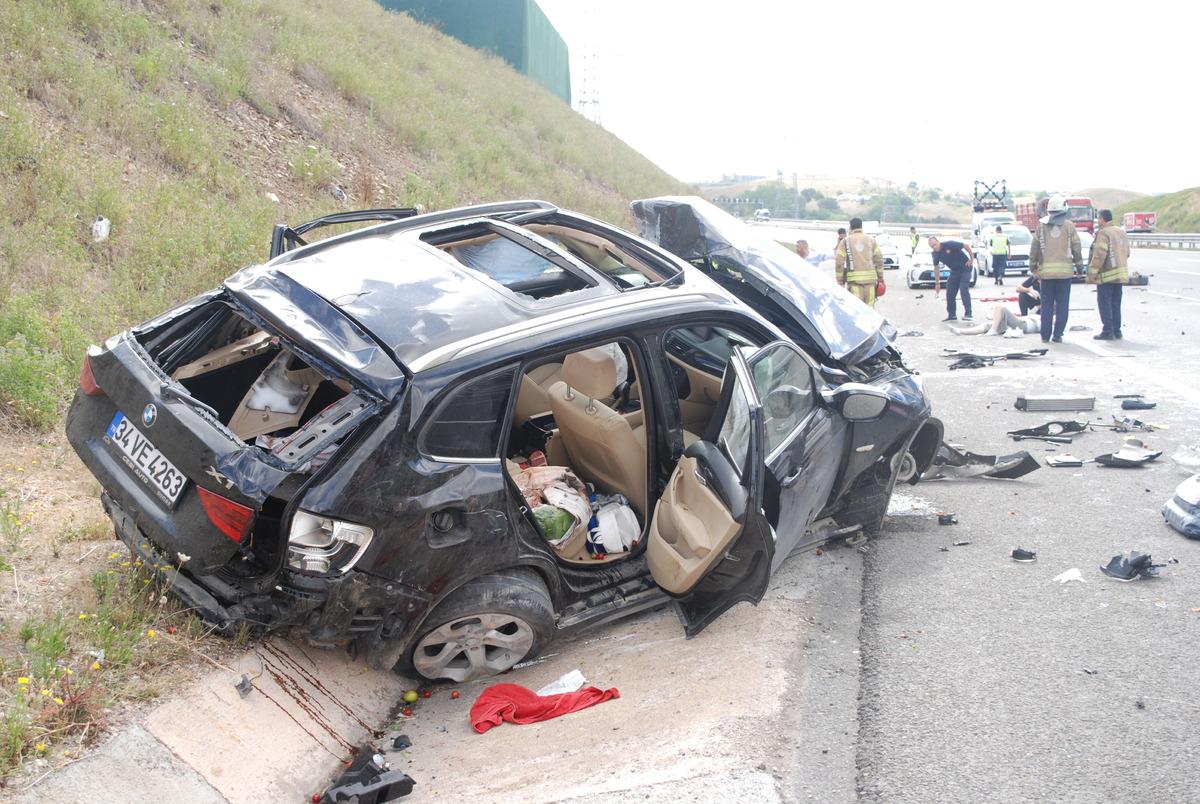 Tuzla'da devrilen otomobilde aynı aileden 4 kişi yaralandı