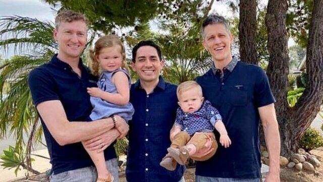 Çocuklarının doğum belgesinde üç babaya sahip aile ilke imza attı! “Üçlü ilişki yaşıyoruz, iki çocuğumuz var”