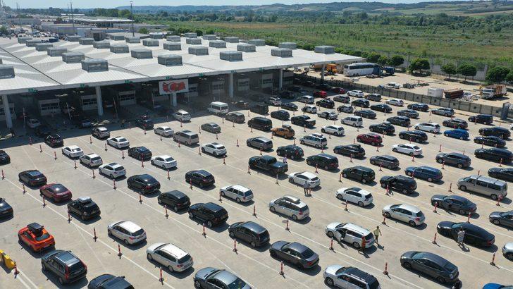 Yıllık izinlerini memleketlerinde geçirecek gurbetçiler vatanlarına ulaşmanın mutluluğunu yaşıyor G1