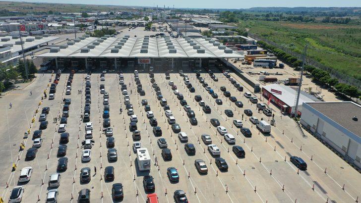 Yıllık izinlerini memleketlerinde geçirecek gurbetçiler vatanlarına ulaşmanın mutluluğunu yaşıyor G2