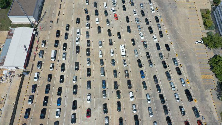 Yıllık izinlerini memleketlerinde geçirecek gurbetçiler vatanlarına ulaşmanın mutluluğunu yaşıyor G5