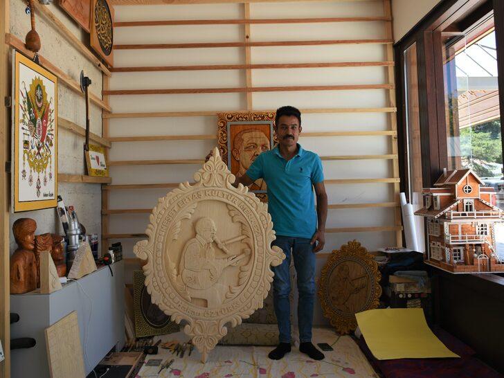Köyünde başladığı ahşap el oymacılığını Kırşehir'deki zanaatkarlar çarşısında yaşatıyor G4