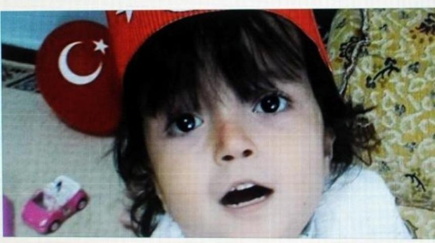 Minik Ece'nin ailesi çaresiz