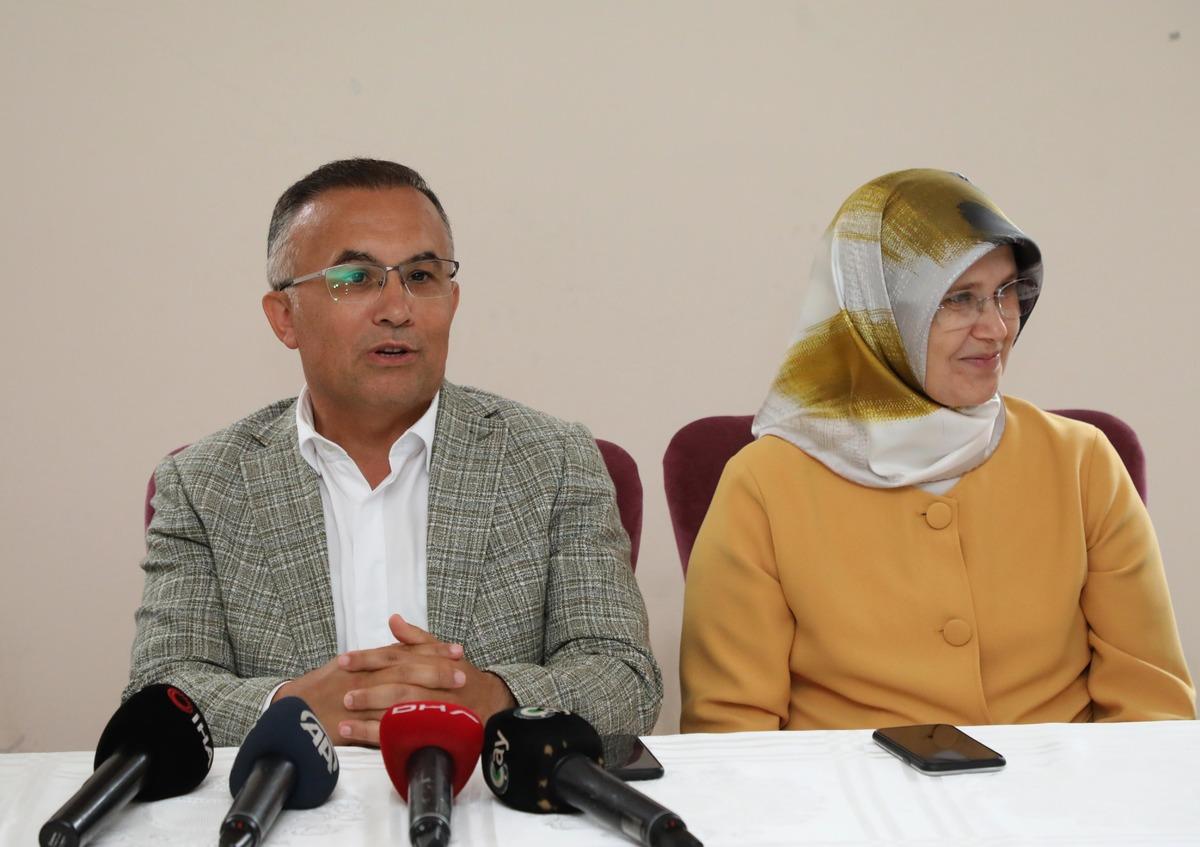Rize Valisi Kemal &Ccedil;eber, muhabire kız istedi
