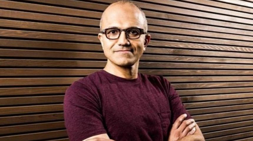 Microsoft Satya Nadella’ya servet ödüyor