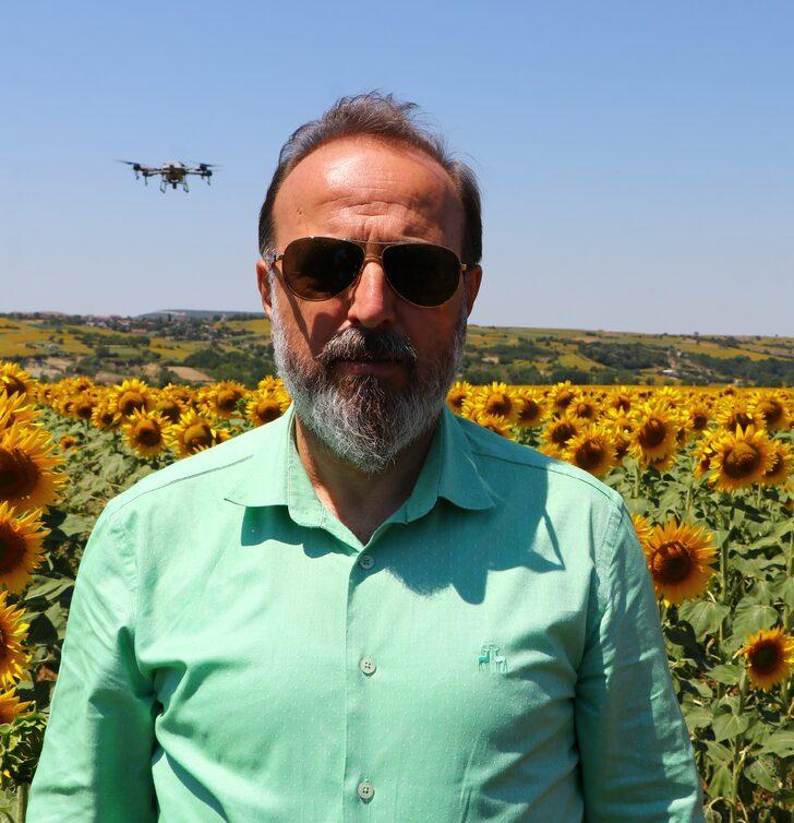 Tekirdağ'da ayçiçeği tarlalarında "çayır tırtılına" karşı dron ile ilaçlama yapılıyor G4