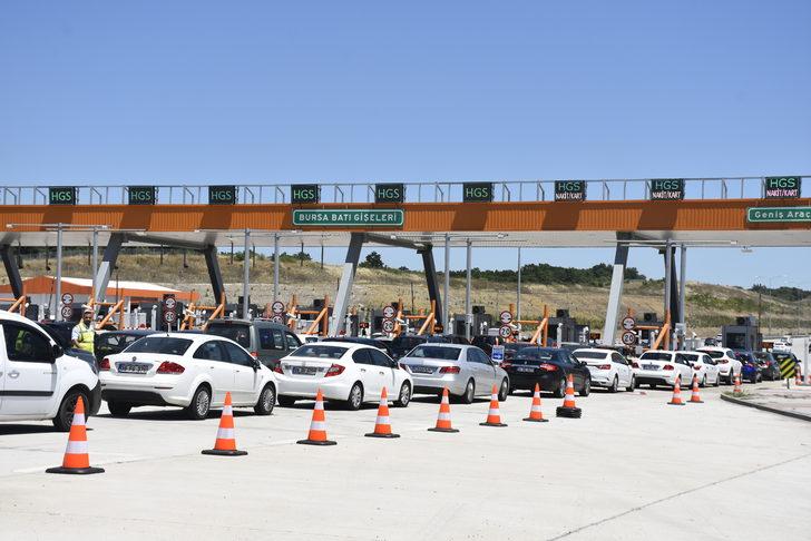 İstanbul-İzmir Otoyolu'nda hafta sonunda tatil dönüşü yoğunluğu yaşandı G2