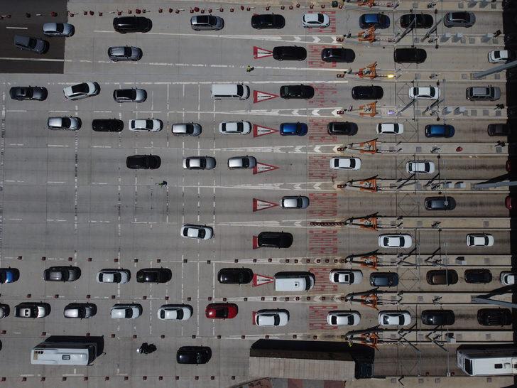 İstanbul-İzmir Otoyolu'nda hafta sonunda tatil dönüşü yoğunluğu yaşandı G5