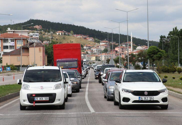 Kurban Bayramı tatili dönüşü Samsun-Ankara kara yolunda yoğunluk yaşanıyor G4