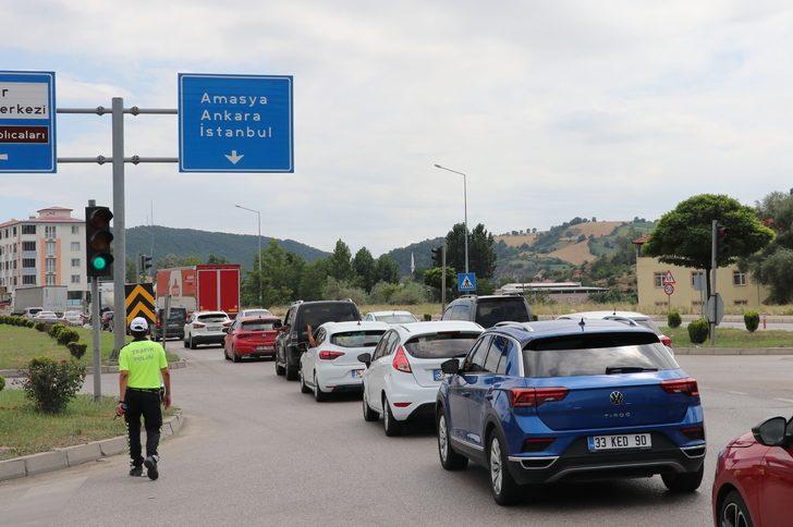 Kurban Bayramı tatili dönüşü Samsun-Ankara kara yolunda yoğunluk yaşanıyor G1
