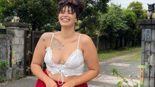 Büyük beden model moda kalıplarına meydan okudu! “Kilo vermelisin” eleştirilerine bikinili paylaşımıyla cevap verdi