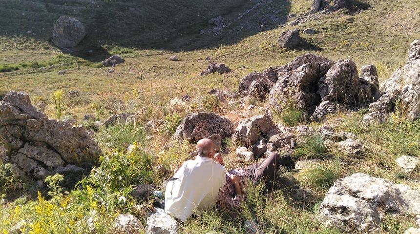 Kahramanmaraş'ta kayalıklardan düşen kişi kurtarıldı