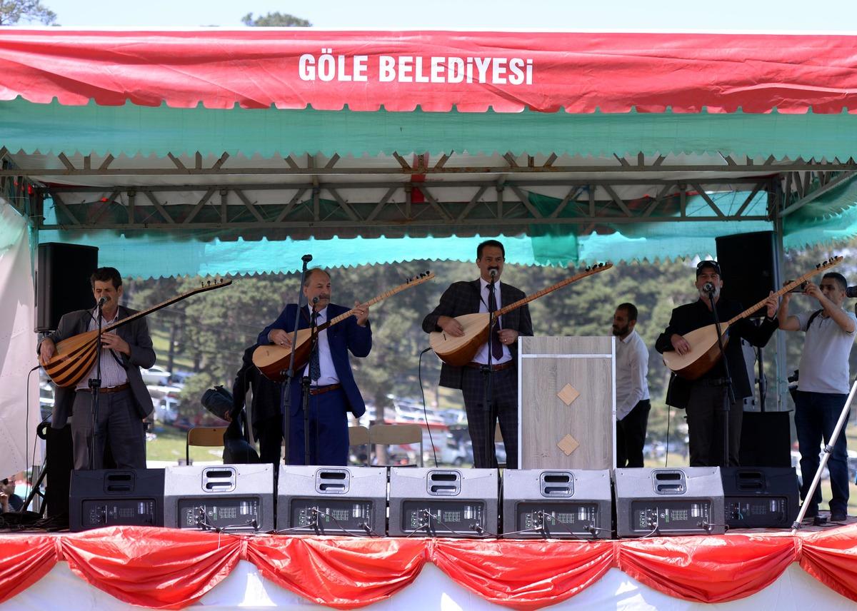 Ardahan'da "21. Ulusal G&ouml;le K&uuml;lt&uuml;r ve Kaşar Festivali" başladı