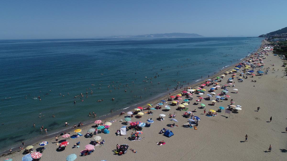 Tekirdağ sahillerinde bayram tatili yoğunluğu s&uuml;rd&uuml;