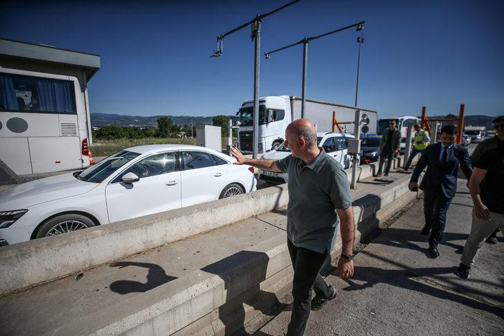 Ulaştırma ve Altyapı Bakanı Karaismailoğlu'ndan, Osmangazi Köprüsü'nde AA'ya açıklama: G4