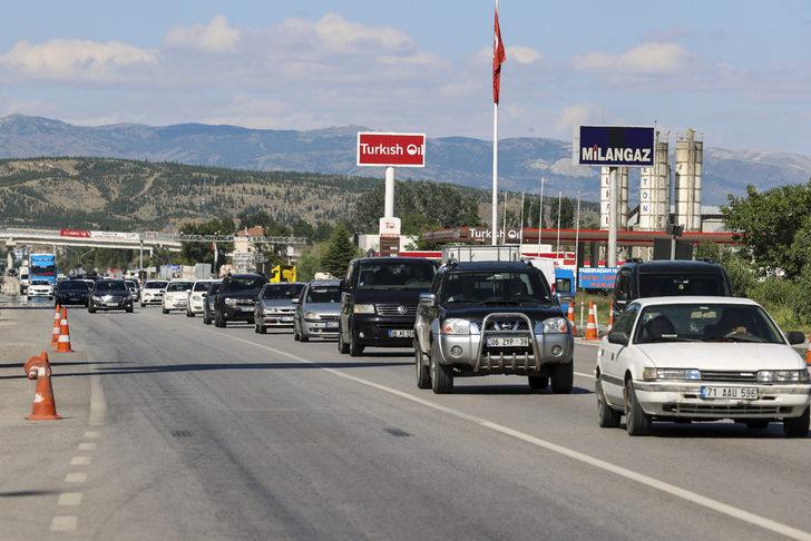 Tatilcilerin dönüş trafiği hızlandı G1