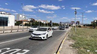 Kilit kavşak Kırıkkale'de tatil dönüşü yoğunluk yaşanıyor