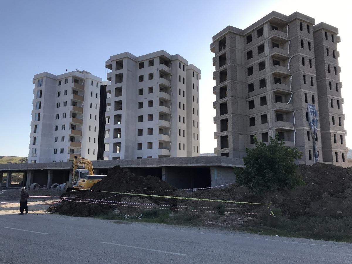 Adana'da g&ouml;&ccedil;&uuml;k altında kalan 2 kişi yaşamını yitirdi