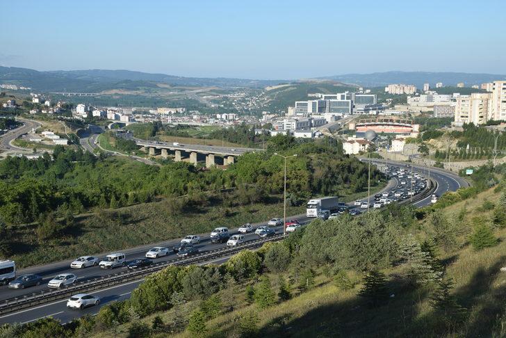 Anadolu Otoyolu'nda tatil dönüşü yoğunluğu G2